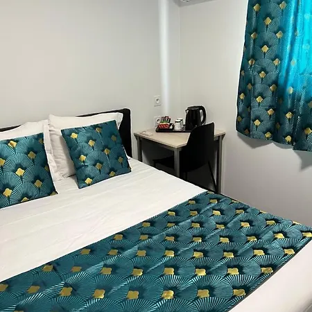 Hotel De La Paix Lyon Sud 2*